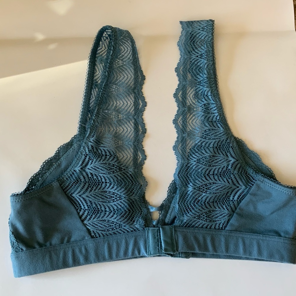 B.TEMPT’D BY WACOAL  INNOCENCE  BRALETTE - Picture 8 of 11